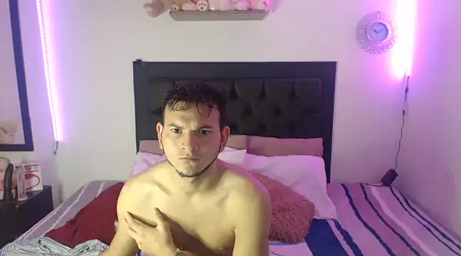 Snapshot of Latin_Boy24 chatting on March 14, 6:29 pm Latin Boy24 online show from March 14, 6:29 pm