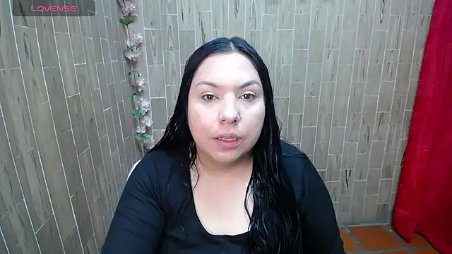 Snapshot of solyeria chatting on December 18, 3:55 am solyeria online show from December 18, 3:55 am