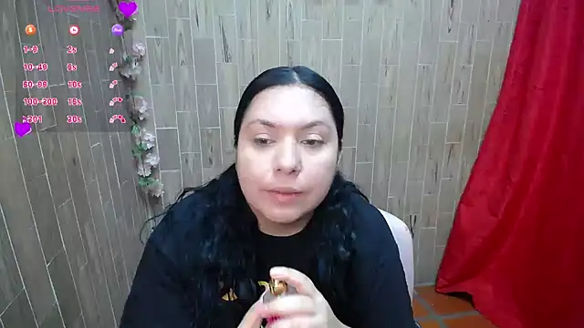 Snapshot of solyeria chatting on October 24, 2:10 am solyeria online show from October 24, 2:10 am