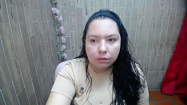 solyeria online show from April 5, 12:12 pm