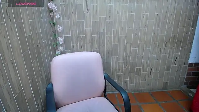 Snapshot of solyeria chatting on June 17, 11:25 pm solyeria online show from June 17, 11:25 pm