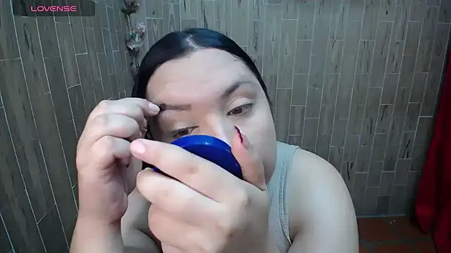 Snapshot of solyeria chatting on November 19, 6:52 pm solyeria online show from November 19, 6:52 pm