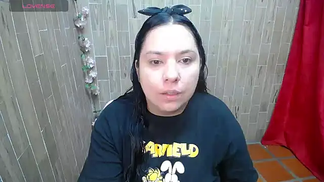 Snapshot of solyeria chatting on November 18, 12:59 am solyeria online show from November 18, 12:59 am