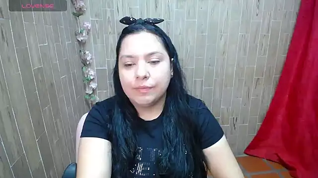 Snapshot of solyeria chatting on October 29, 1:26 am solyeria online show from October 29, 1:26 am