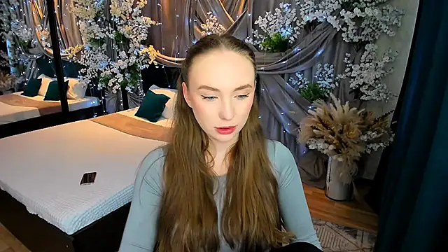Snapshot of TrueReincarnation chatting on March 9, 10:19 am TrueReincarnation online show from March 9, 10:19 am