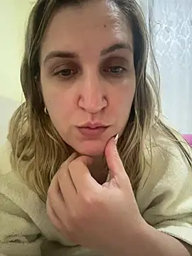 Snapshot of Bia_sexynovaes chatting on July 5, 1:10 am Bia sexynovaes online show from July 5, 1:10 am