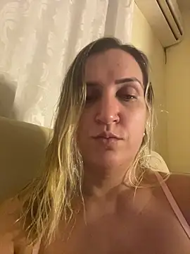 Snapshot of Bia_sexynovaes chatting on February 15, 1:28 am Bia sexynovaes online show from February 15, 1:28 am