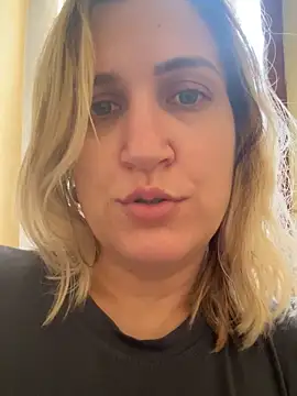 Snapshot of Bia_sexynovaes chatting on September 24, 11:28 am Bia sexynovaes online show from September 24, 11:28 am