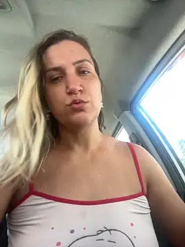 Snapshot of Bia_sexynovaes chatting on February 11, 12:38 pm Bia sexynovaes online show from February 11, 12:38 pm