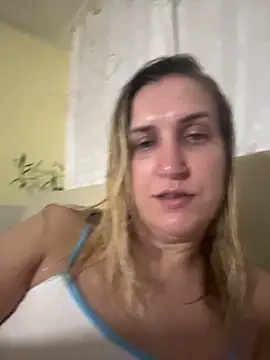 Snapshot of Bia_sexynovaes chatting on February 1, 1:48 am Bia sexynovaes online show from February 1, 1:48 am