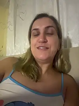 Snapshot of Bia_sexynovaes chatting on February 22, 1:41 am Bia sexynovaes online show from February 22, 1:41 am