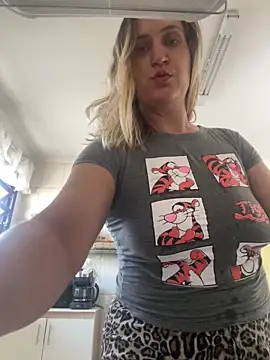 Snapshot of Bia_sexynovaes chatting on February 10, 5:23 pm Bia sexynovaes online show from February 10, 5:23 pm