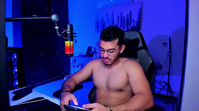 BrunoD31 online show from December 3, 5:19 am