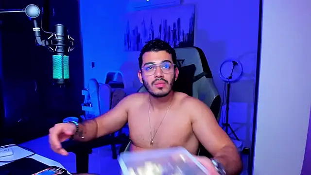 BrunoD31 online show from November 23, 7:18 am