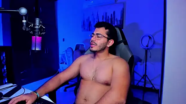 BrunoD31 online show from November 18, 3:43 am