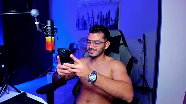 BrunoD31 online show from December 4, 4:22 am