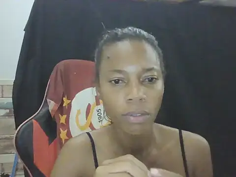 Snapshot of adele-33 chatting on November 28, 8:09 pm adele-33 online show from November 28, 8:09 pm