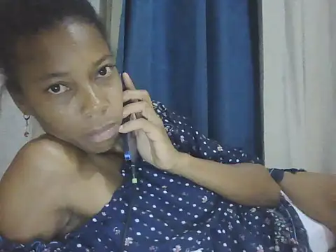 Snapshot of adele-33 chatting on February 16, 1:26 am adele-33 online show from February 16, 1:26 am