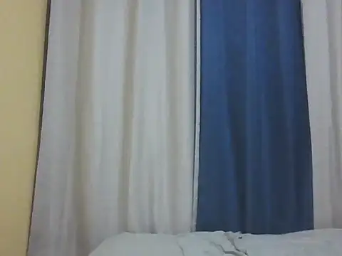 Snapshot of adele-33 chatting on February 20, 11:06 pm adele-33 online show from February 20, 11:06 pm