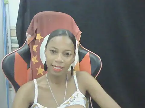 Snapshot of adele-33 chatting on November 7, 11:41 pm adele-33 online show from November 7, 11:41 pm