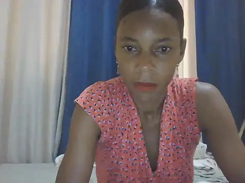 Snapshot of adele-33 chatting on February 21, 6:21 pm adele-33 online show from February 21, 6:21 pm