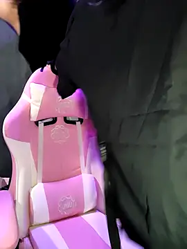 Snapshot of incubo-succubus chatting on March 18, 8:50 am incubo-succubus online show from March 18, 8:50 am