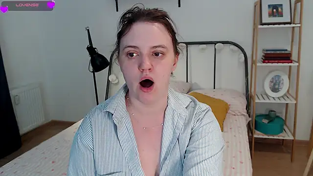 Lella Ryann  online show from June 13, 9:02 pm
