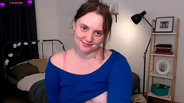 Lella Ryann  online show from June 16, 6:30 pm