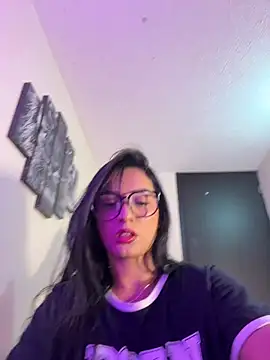 missycanoo online show from December 3, 10:58 am