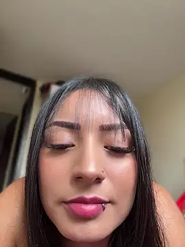 missycanoo online show from April 21, 8:26 pm
