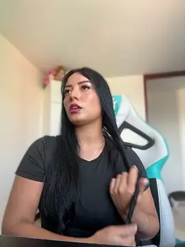 missycanoo online show from May 15, 7:01 pm