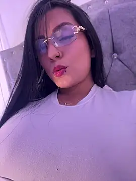 Snapshot of missycanoo chatting on June 25, 2:20 am missycanoo online show from June 25, 2:20 am