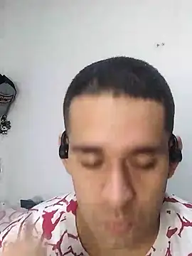 Snapshot of CRISTHIAN_GREY01 chatting on February 18, 5:31 am CRISTHIAN GREY01 online show from February 18, 5:31 am