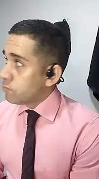 Snapshot of CRISTHIAN_GREY01 chatting on January 31, 3:09 am CRISTHIAN GREY01 online show from January 31, 3:09 am