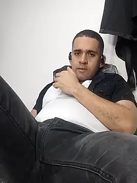 Snapshot of CRISTHIAN_GREY01 chatting on February 13, 7:42 pm CRISTHIAN GREY01 online show from February 13, 7:42 pm