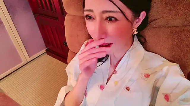 aya  me online show from December 24, 8:22 am