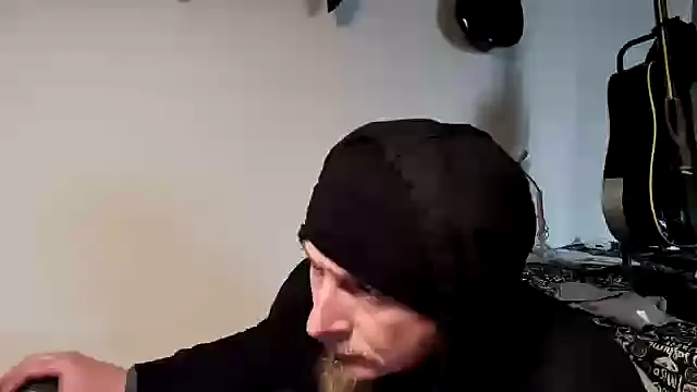 Snapshot of snowpanter chatting on February 8, 9:46 am snowpanter online show from February 8, 9:46 am