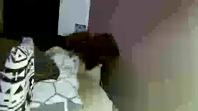 Snapshot of snowpanter chatting on February 6, 5:35 am snowpanter online show from February 6, 5:35 am