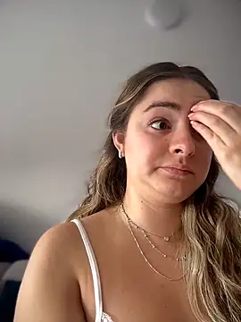 imlindapink online show from November 14, 4:32 pm