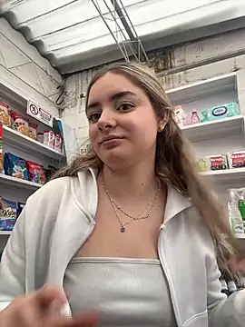 imlindapink online show from February 24, 5:36 pm