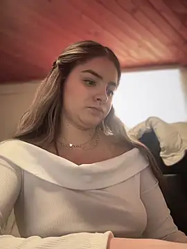 imlindapink online show from November 8, 4:10 pm