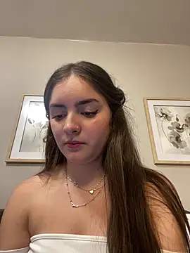 imlindapink online show from February 26, 6:48 pm