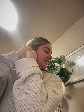 imlindapink online show from November 25, 5:02 pm