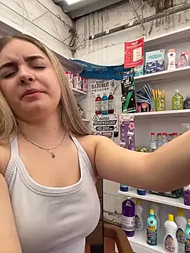 imlindapink online show from March 31, 3:58 pm