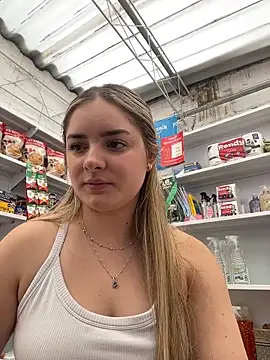 imlindapink online show from January 31, 7:12 pm