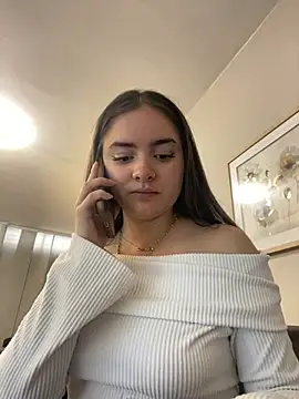 imlindapink online show from March 18, 5:01 pm