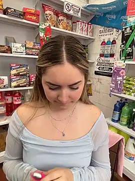 imlindapink online show from February 17, 4:15 pm