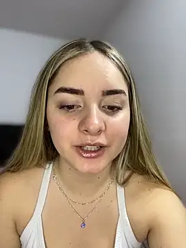 imlindapink online show from January 14, 5:05 pm