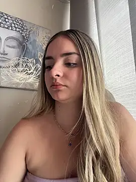 imlindapink online show from February 7, 5:43 pm