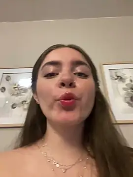imlindapink online show from February 26, 3:43 pm